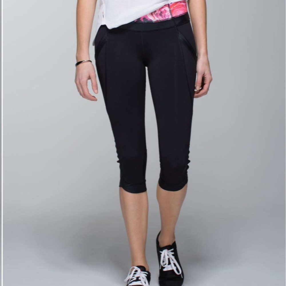 Lululemon Chase Me Crop ll - sz6